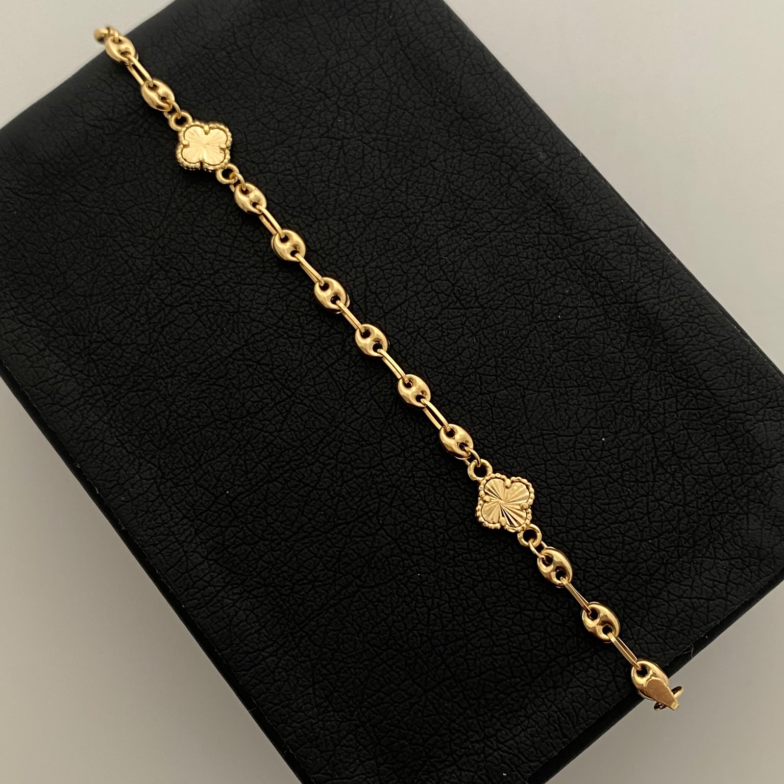 Pulso Gc Trebol Diamantado Oro amarillo 18k 3,55 Gr / 3,6 mm / 18,1 Cm Broche 0,30