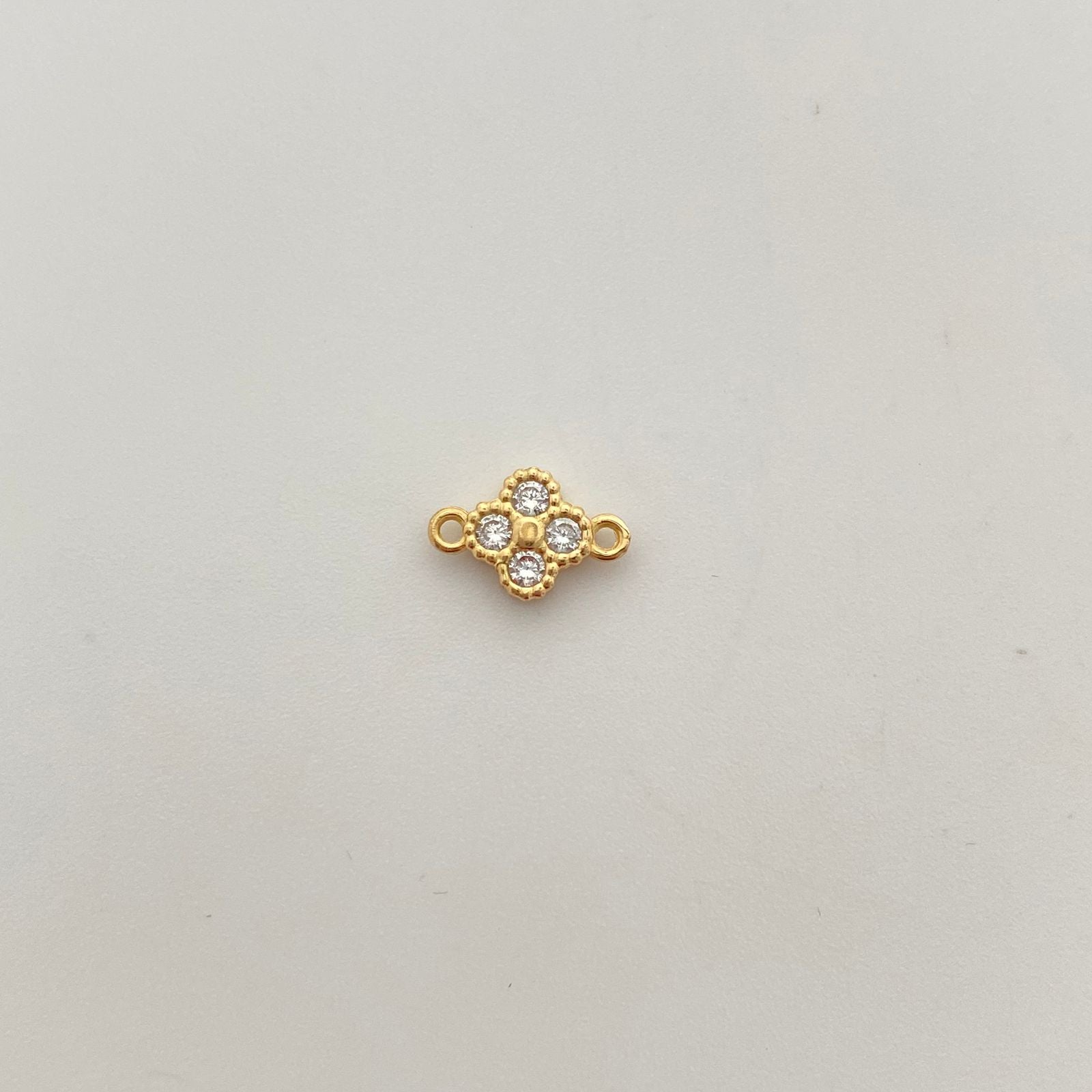 Herraje trebol con circones blancos  Oro amarillo 18k 0,6 Gr / 1 Cm