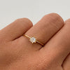 Anillo Solitario Oro amarillo 18k / Talla 71/4 / 1,1 Gr / 1,3 mm