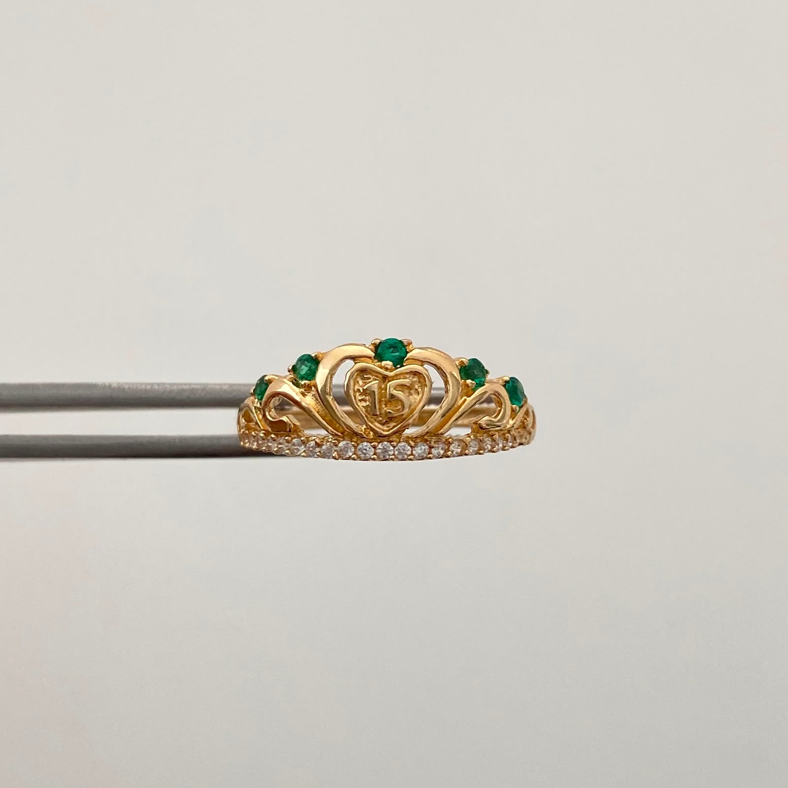 Anillo 15 Castin Verde y Blanco Oro amarillo 18k / Talla 7 / 2,15 Gr