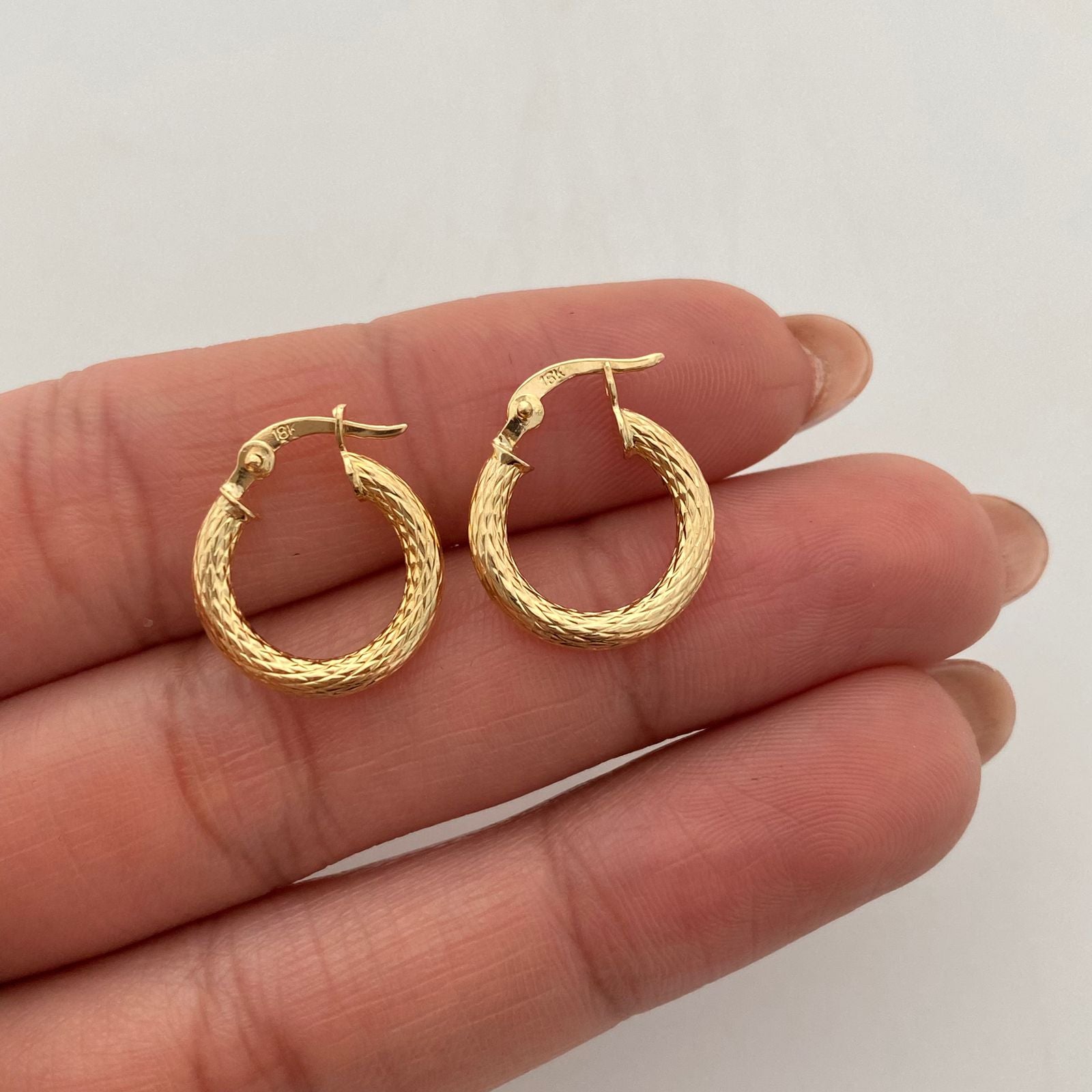 Candonga diamantada  Oro amarillo 18k 1,45 Gr / 1,6 Cm