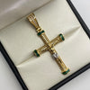 Dije Cruz cristo con circones verdes Oro amarillo y Oro blanco 18k 7,85 Gr / 25,4 mm / 5,5 Cm
