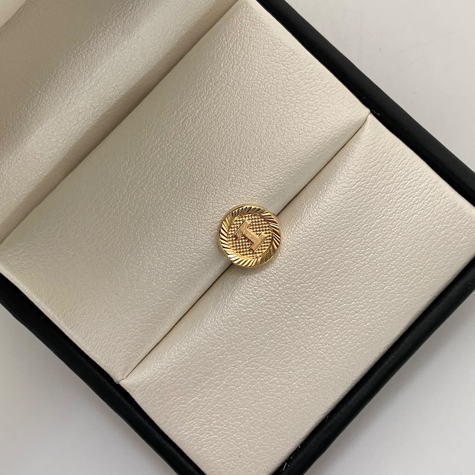 Herraje Letra I Diamantada Oro amarillo 18k 0,5 Gr / 1,1 Cm