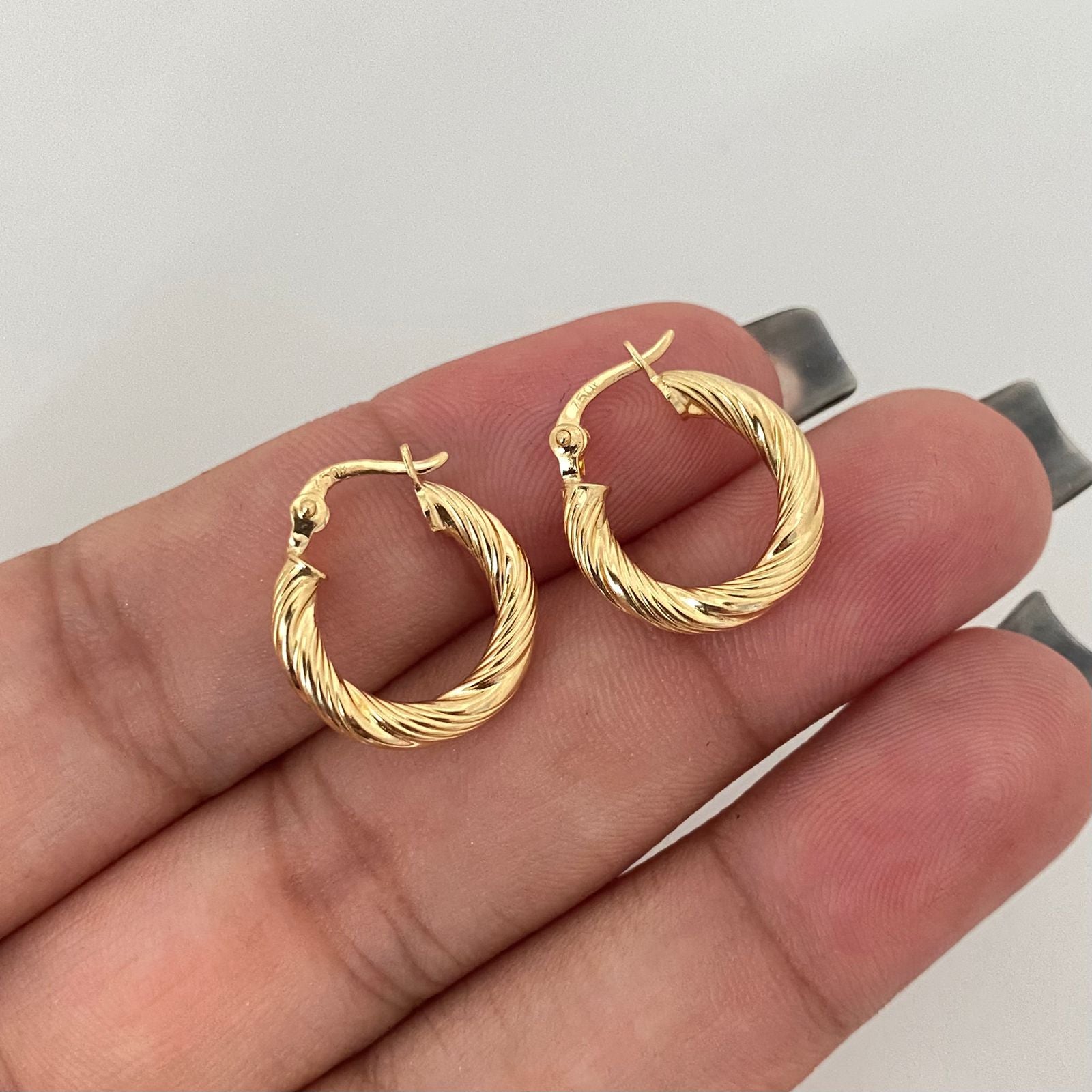 Candonga entorchada Oro amarillo 18k 1,40 Gr / 1,5 Cm