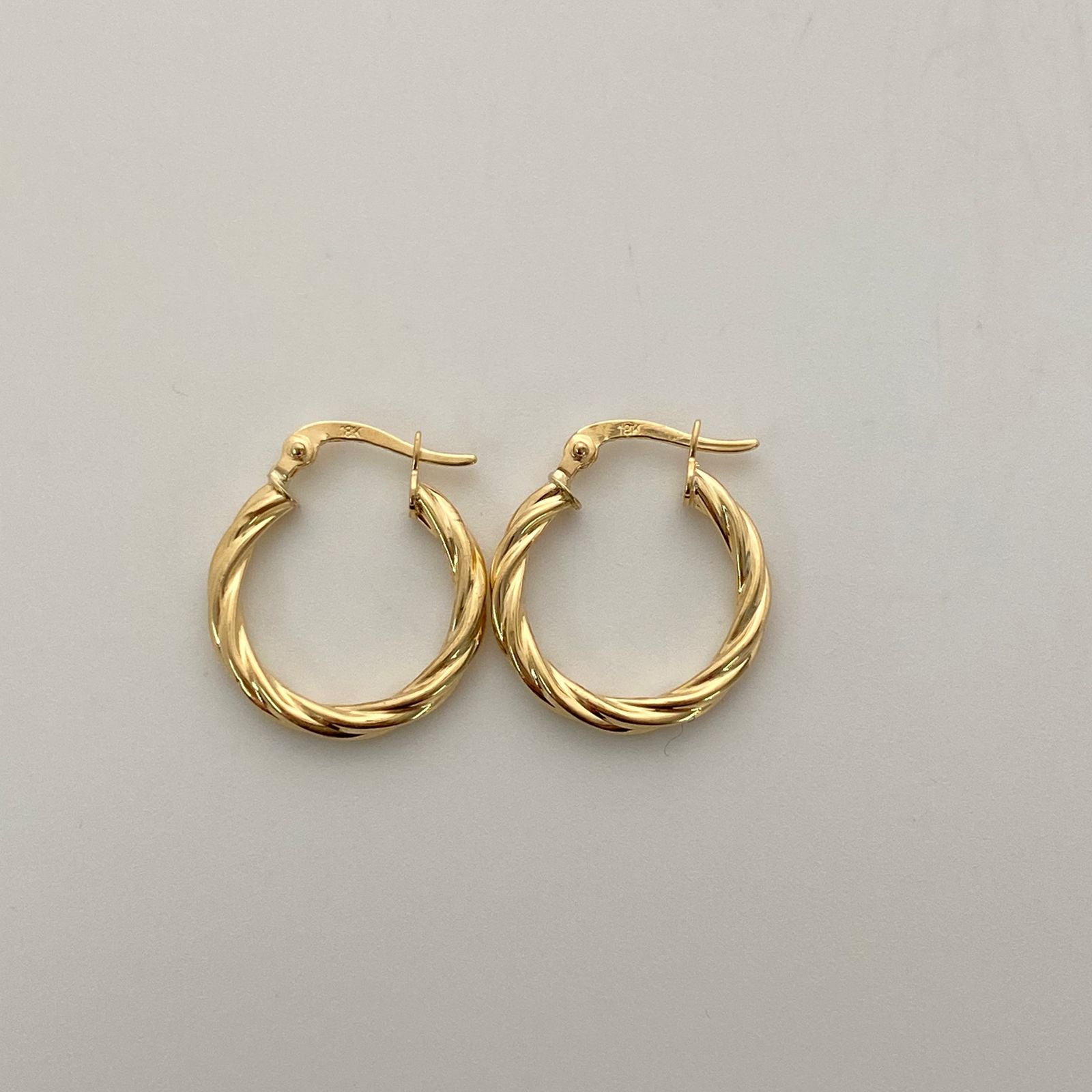 Candonga entorchada  Oro amarillo 18k 1,60 Gr / 2,1 Cm