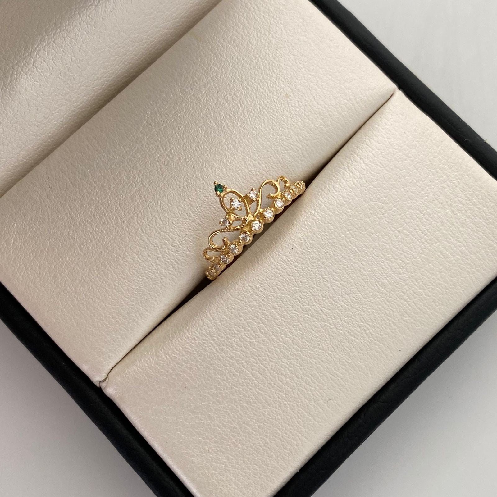 Anillo 15 Corona Circones blancos verdes Oro amarillo 18k / Talla 7 / 1,55 Gr