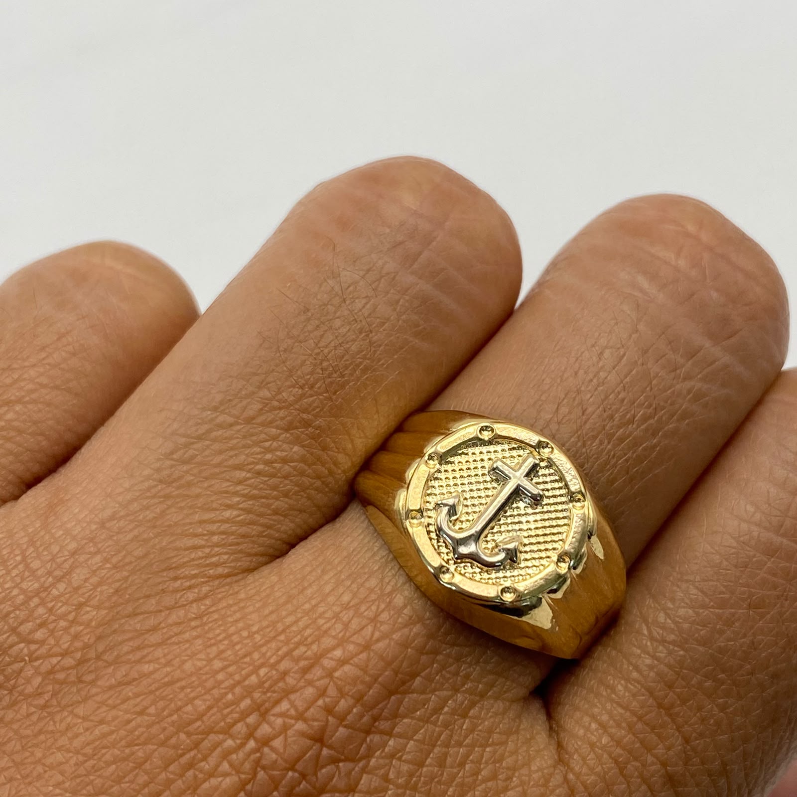 Anillo Ancla Oro amarillo 18k / Talla 10 / 3,15 Gr / 4,3 mm