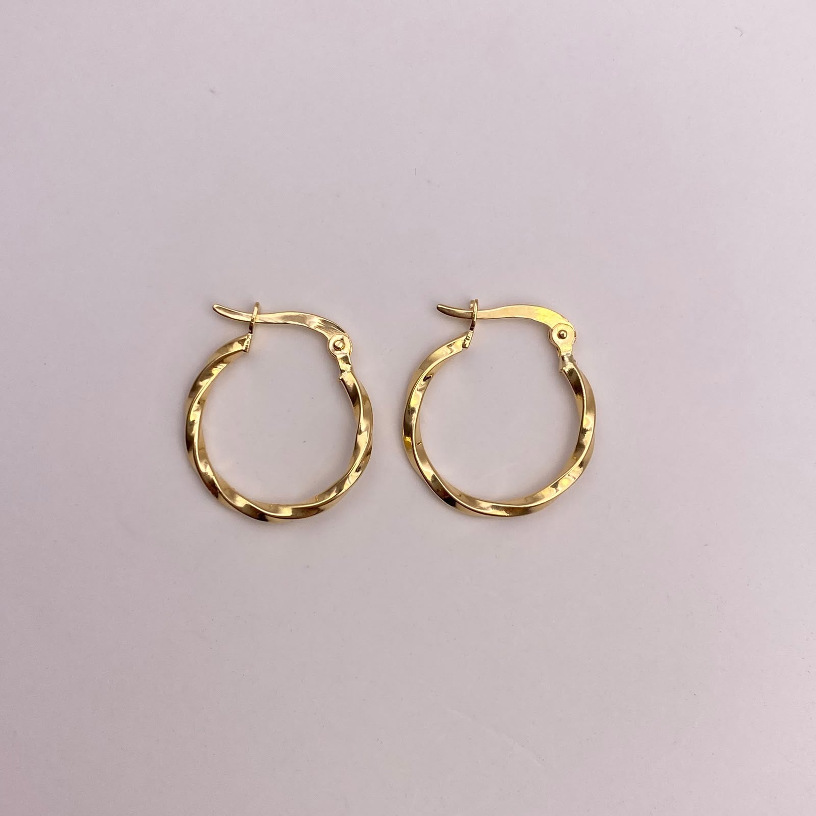 Candonga entorchada delgada Oro amarillo 18k 1,10 Gr / 2 Cm