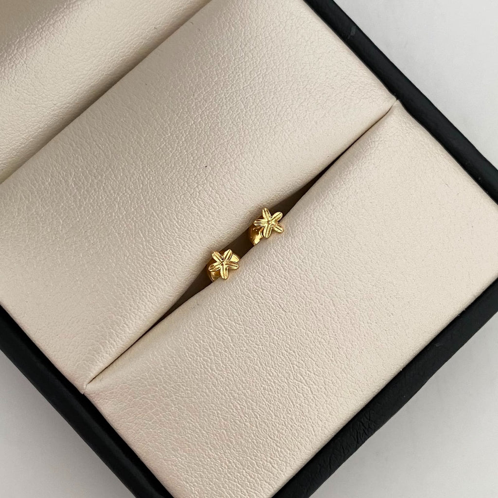 Topos Mini Florecita Oro amarillo 18k 0,5 Gr / 4,3 mm