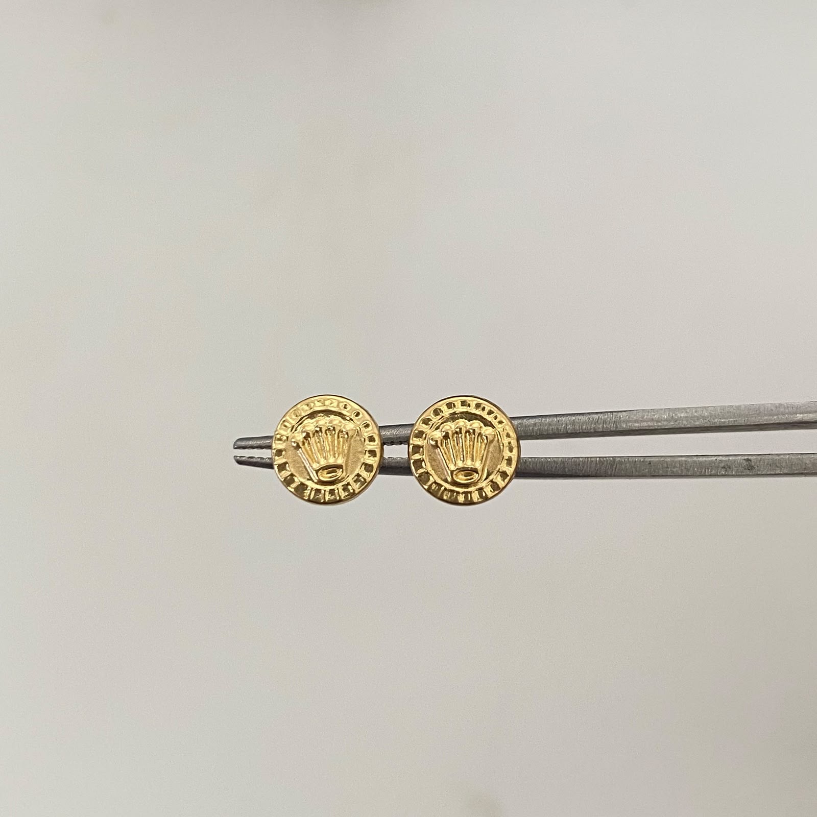 Topos Rx Borde diamantado Oro amarillo 18k 0,75 Gr / 7,8 mm