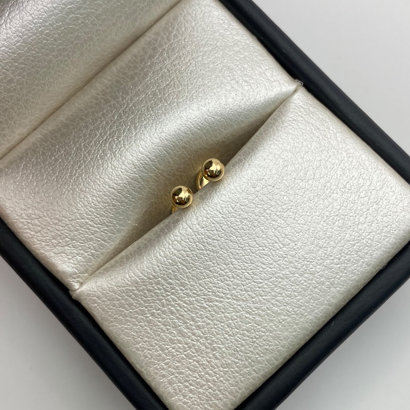 Topos Bola lisa 3mm Oro amarillo 18k 0,4 Gr