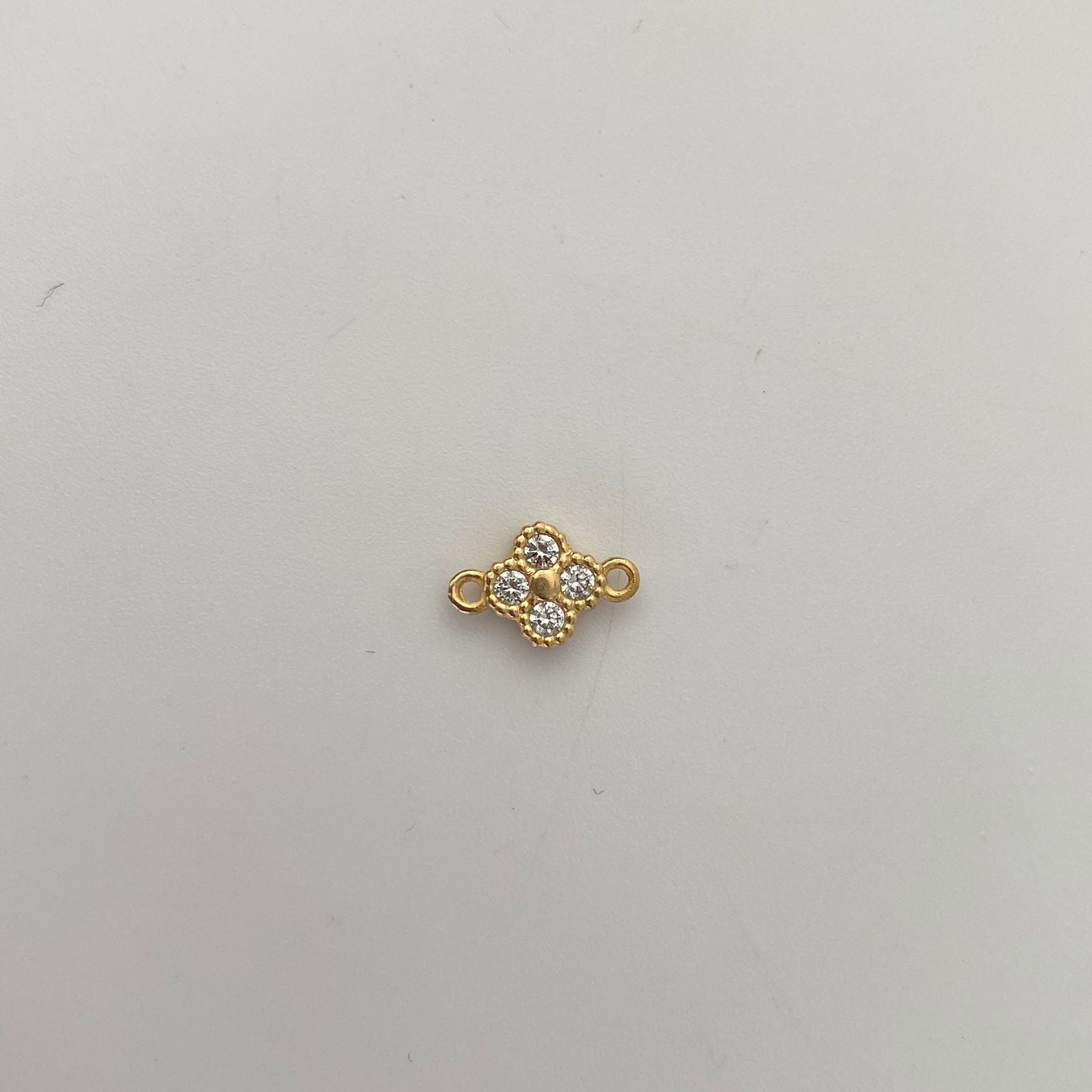 Herraje Trebol casting Blanco Oro amarillo 18k 0,65 Gr / 0,5 Cm