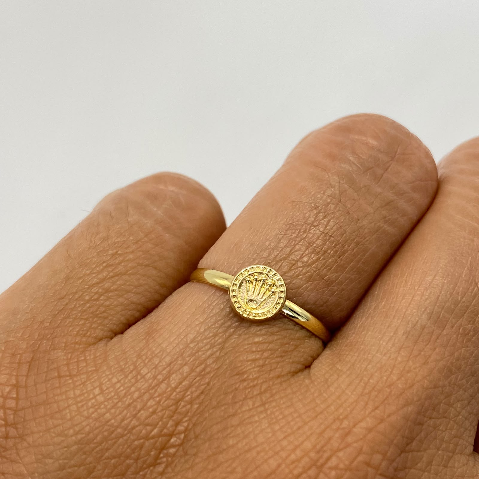 Anillo Corona Rx Oro amarillo 18k / Talla 5 1/2 / 0,7 Gr / 1,4 mm