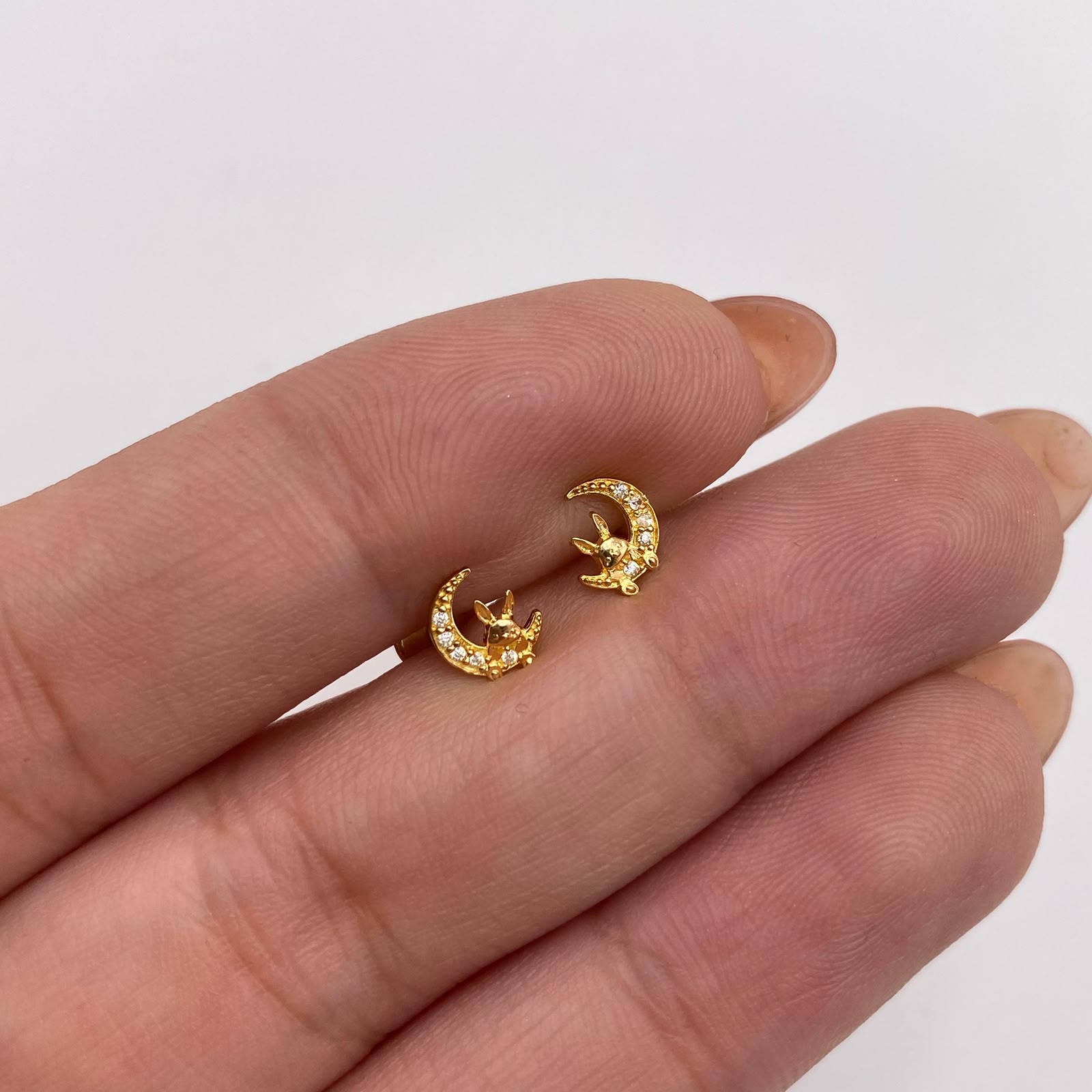 Topos Luna circones blancos y conejo Oro amarillo 18k 0,7 Gr / 5,7 mm