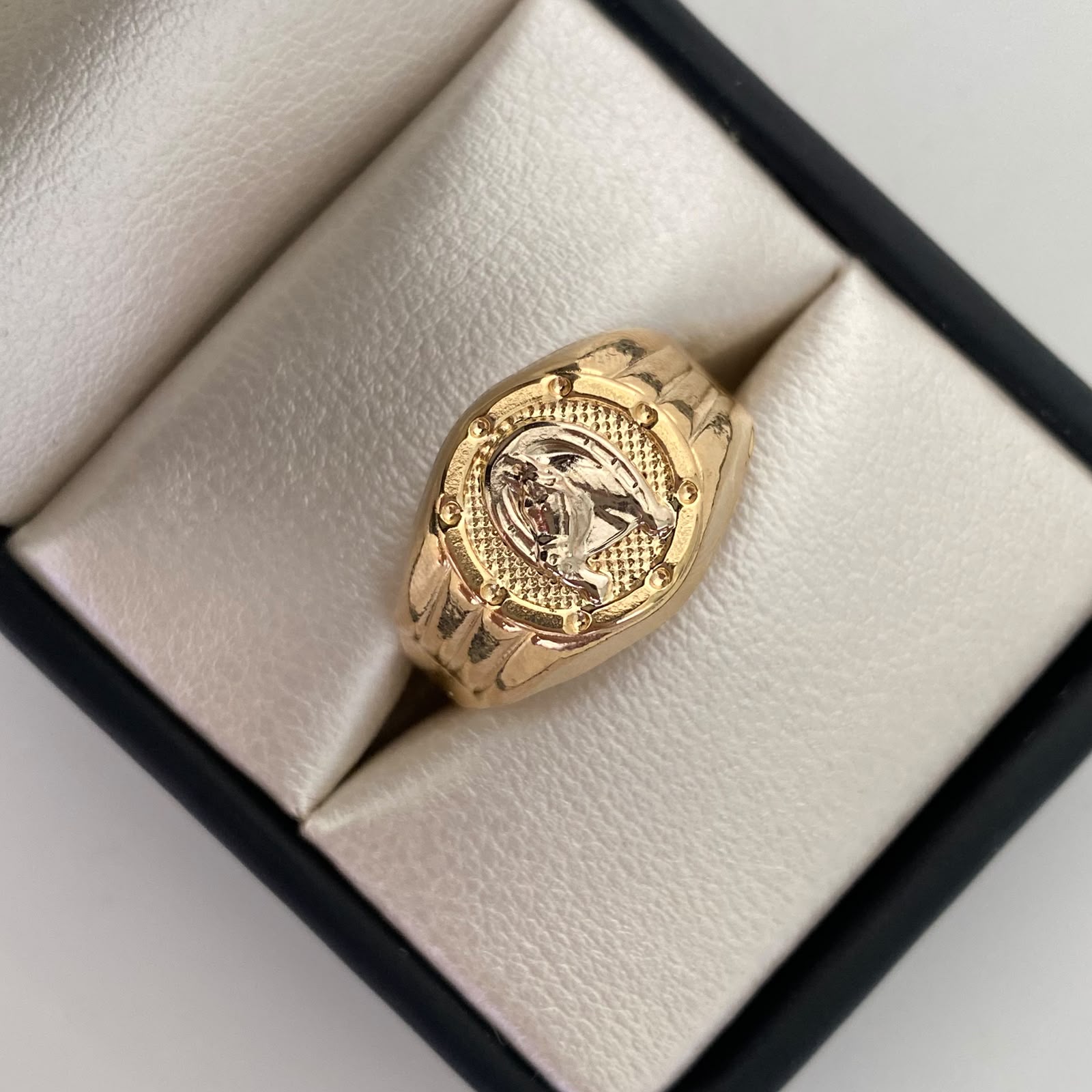 Anillo Herradura de Caballo Oro amarillo y Oro blanco 18k / Talla 11 / 3,25 Gr / 4,3 mm