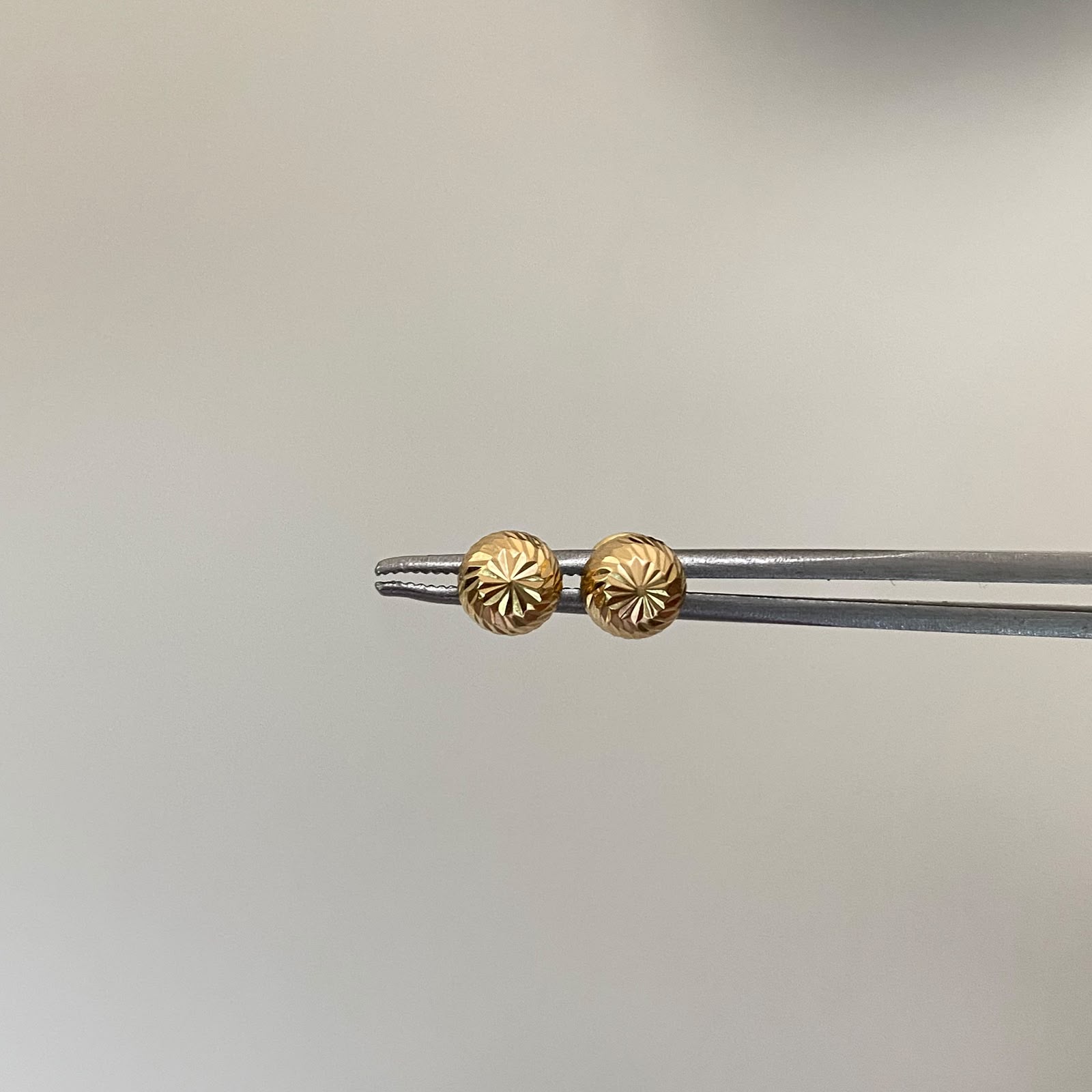 Topos media bola diamantada Oro amarillo 18k 0,65 Gr / 6 mm