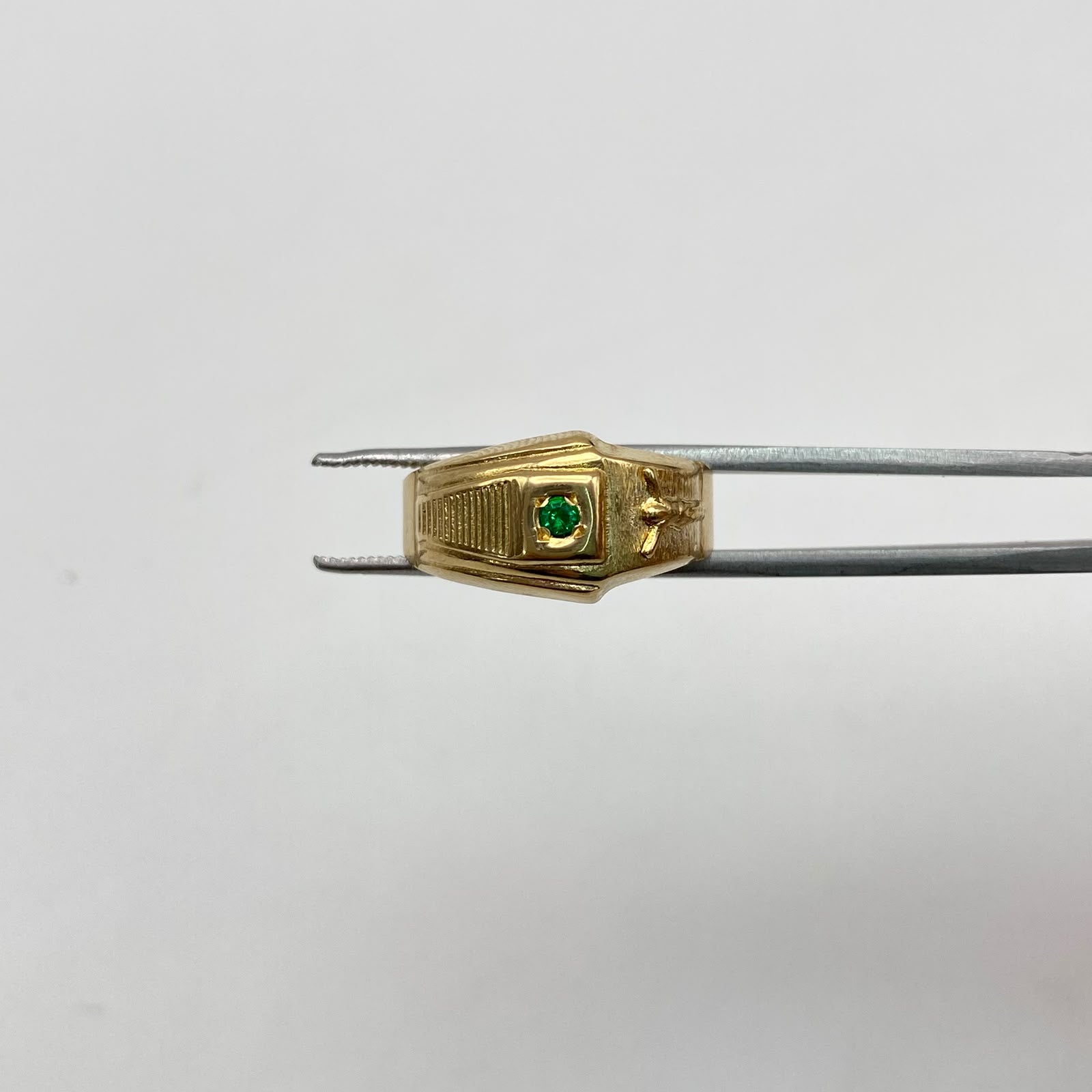 Anillo cristo circon verde Oro amarillo / Talla 8 1/2 / 2,2 Gr