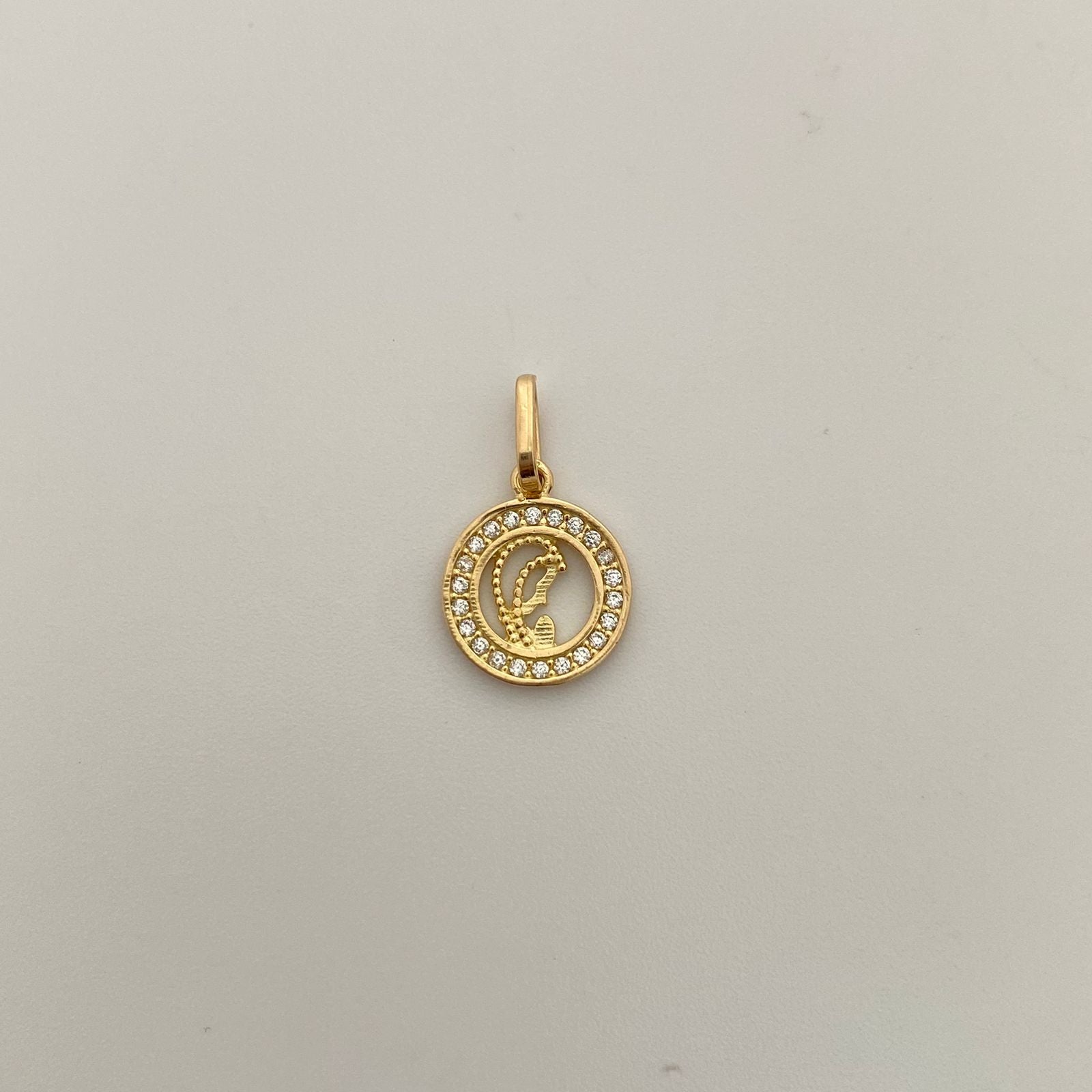 Dije Redondo niña Maria Casting Oro amarillo 18k 1 Gr / 10,9 mm / 1,7 Cm