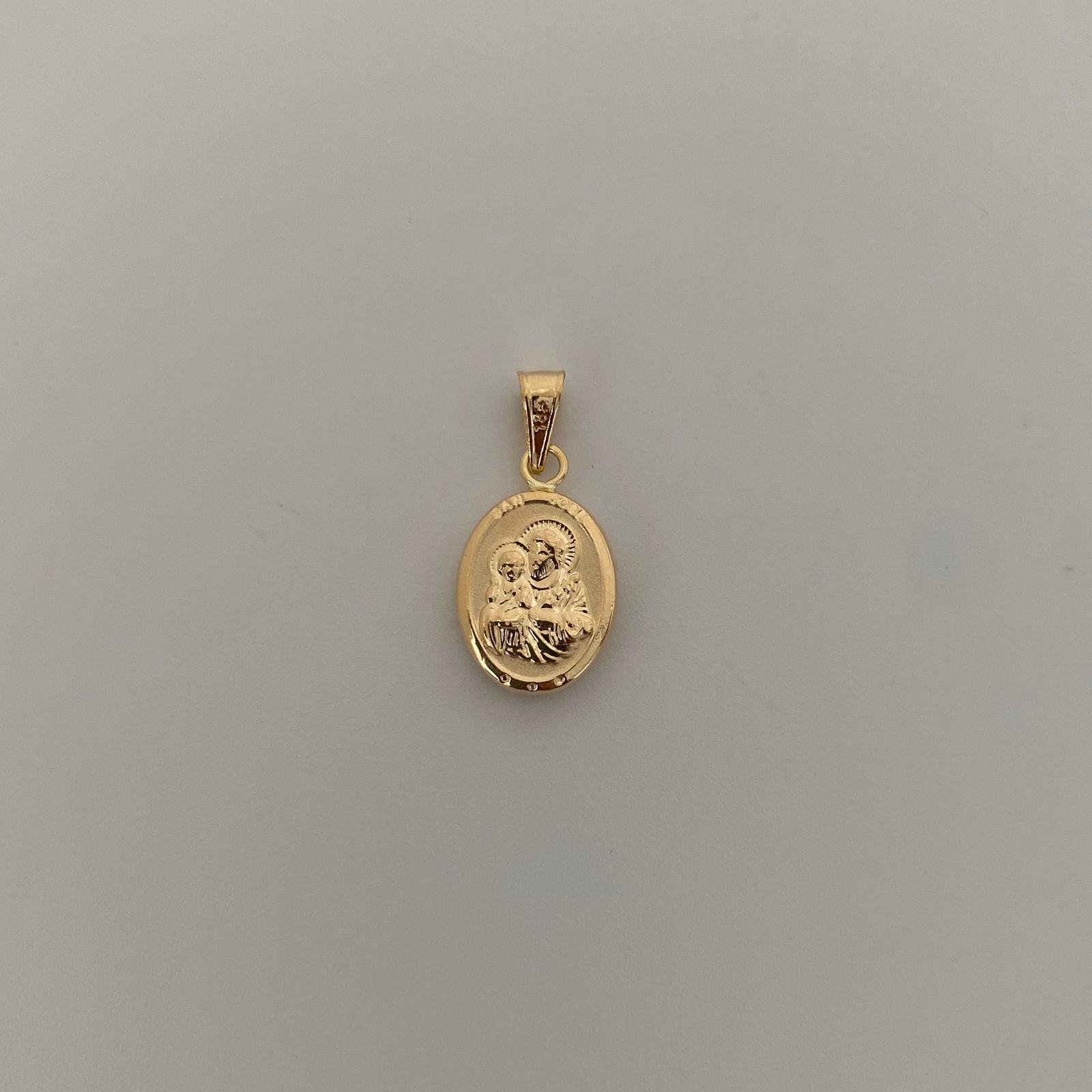 Dije virgen del carmen  Oro amarillo 18k 0,45 Gr / 1,7 Cm