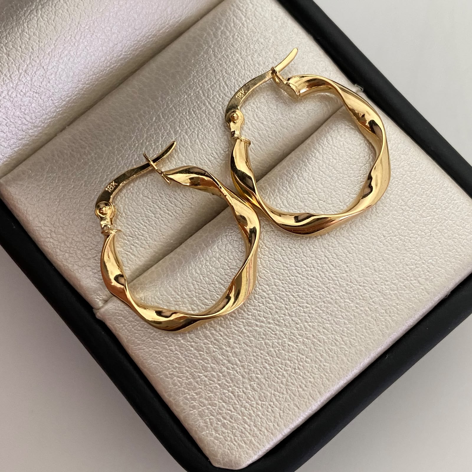 Candonga Entorchada Oro amarillo 18k 1,5 Gr / 2 Cm