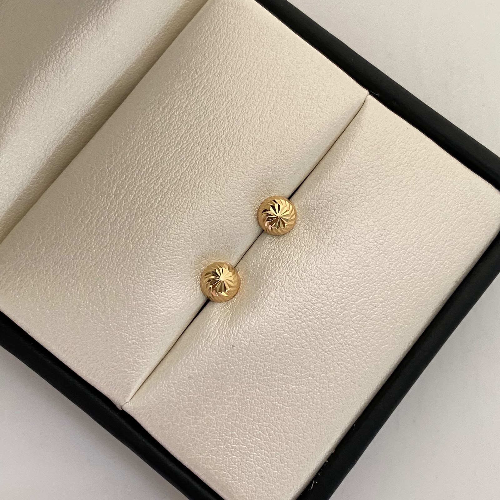 Topos media bola diamantada Oro amarillo 18k 0,65 Gr / 6 mm