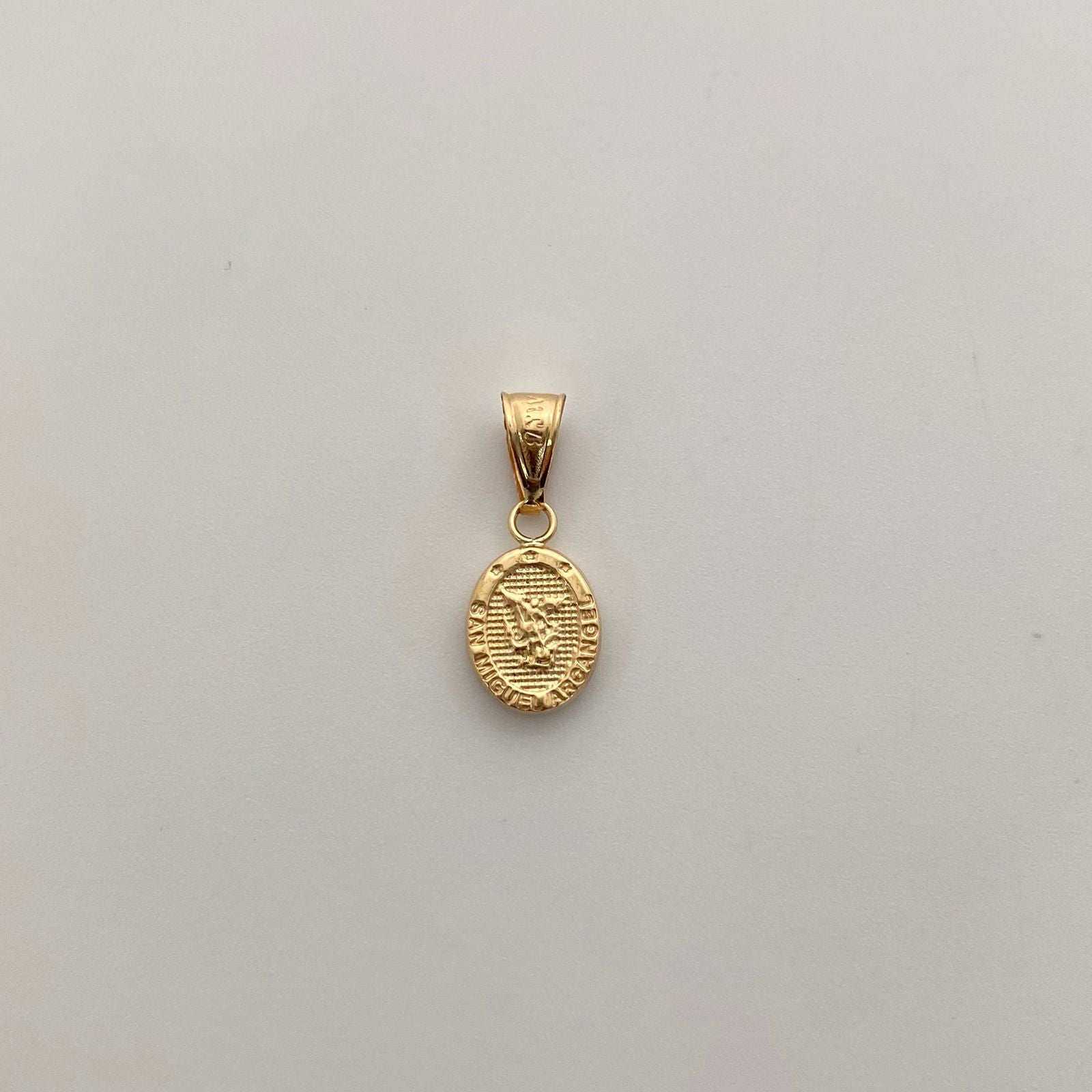 Dije San Miguel Arcangel Oro amarillo 18k 0,6 Gr / 8,3 mm / 2 Cm