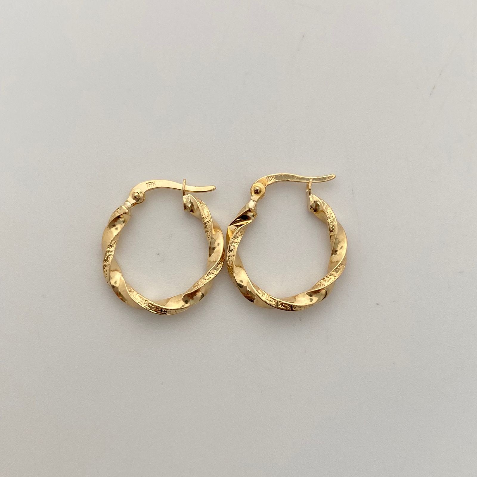 Candonga Entorchada Vs Oro amarillo 18k 1,45 Gr / 2 Cm