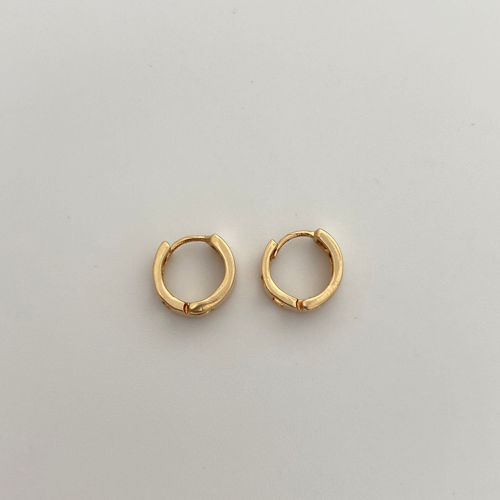 Candonga Candonga Tipo Huggies  Oro amarillo 18k 1,75 Gr / 0,8 Cm
