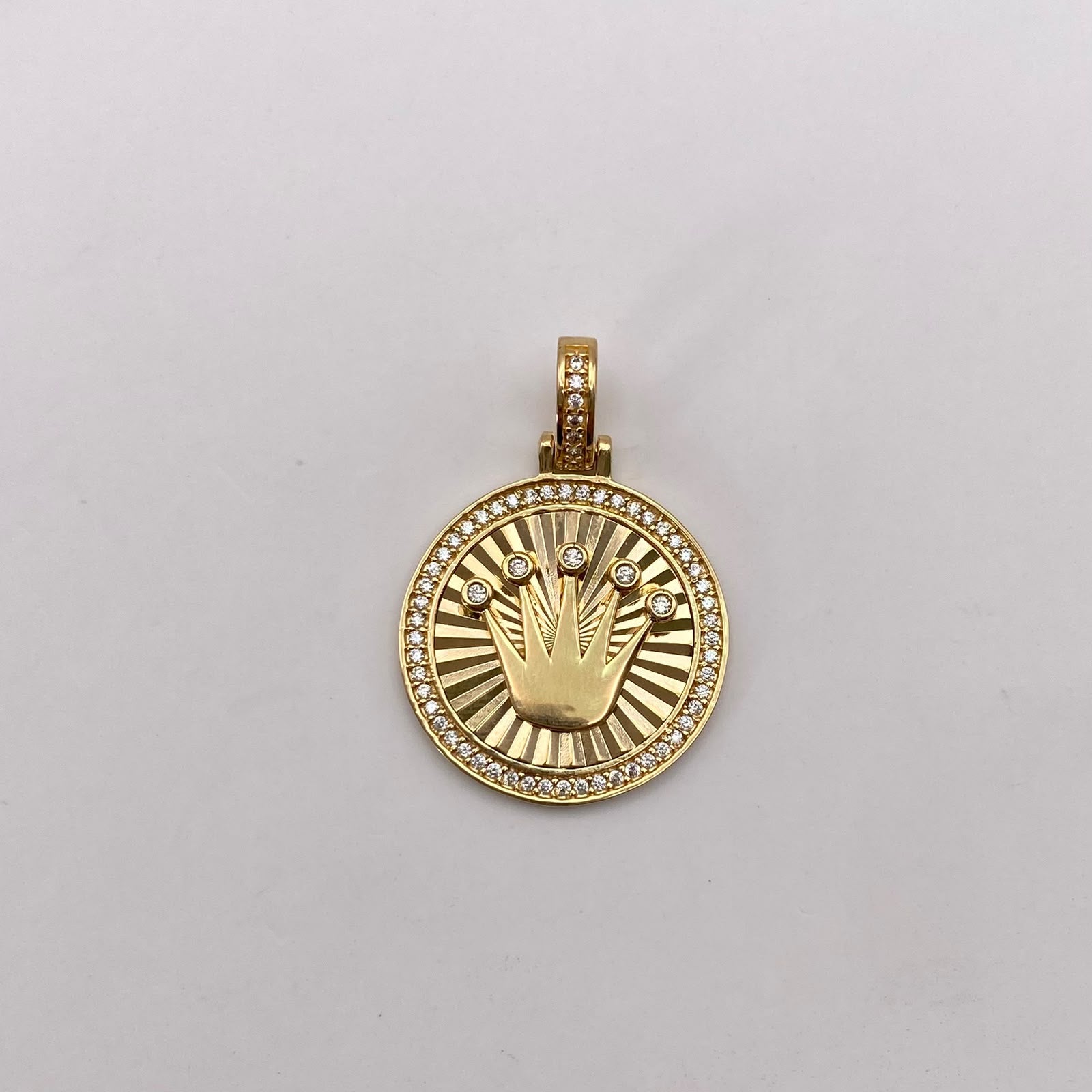 Dije rx diamantado circones blancos Oro amarillo 18k 5,35 Gr / 22,06 mm / 3,5 Cm