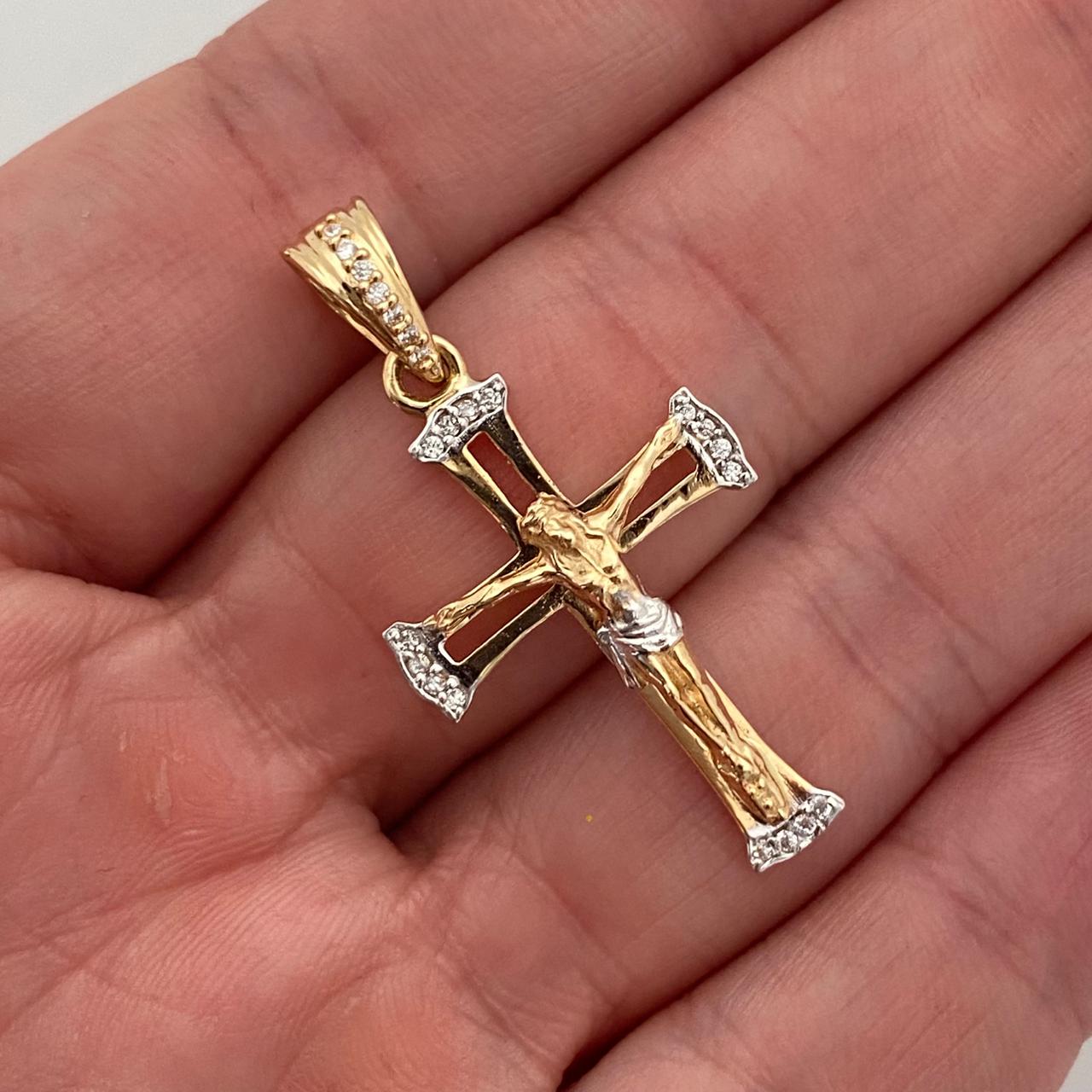 Dije cruz cristo con circones blancos  Oro amarillo 18k 3,25 Gr / 18,9 mm / 3,5 Cm