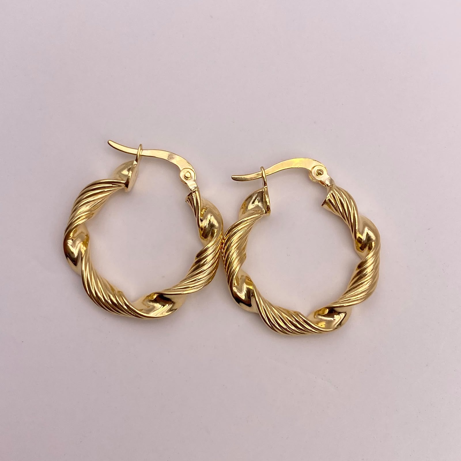 Candonga entorchada lisa y diamantada Oro amarillo 18k 2,33 Gr / 2,3 Cm