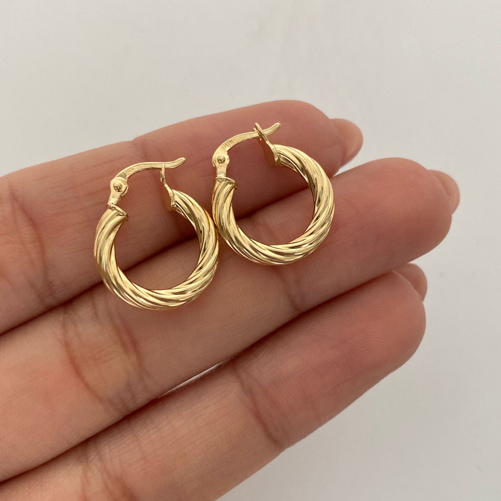 Candonga Entorchada Oro amarillo 18k 1,55 Gr / 1,6 Cm