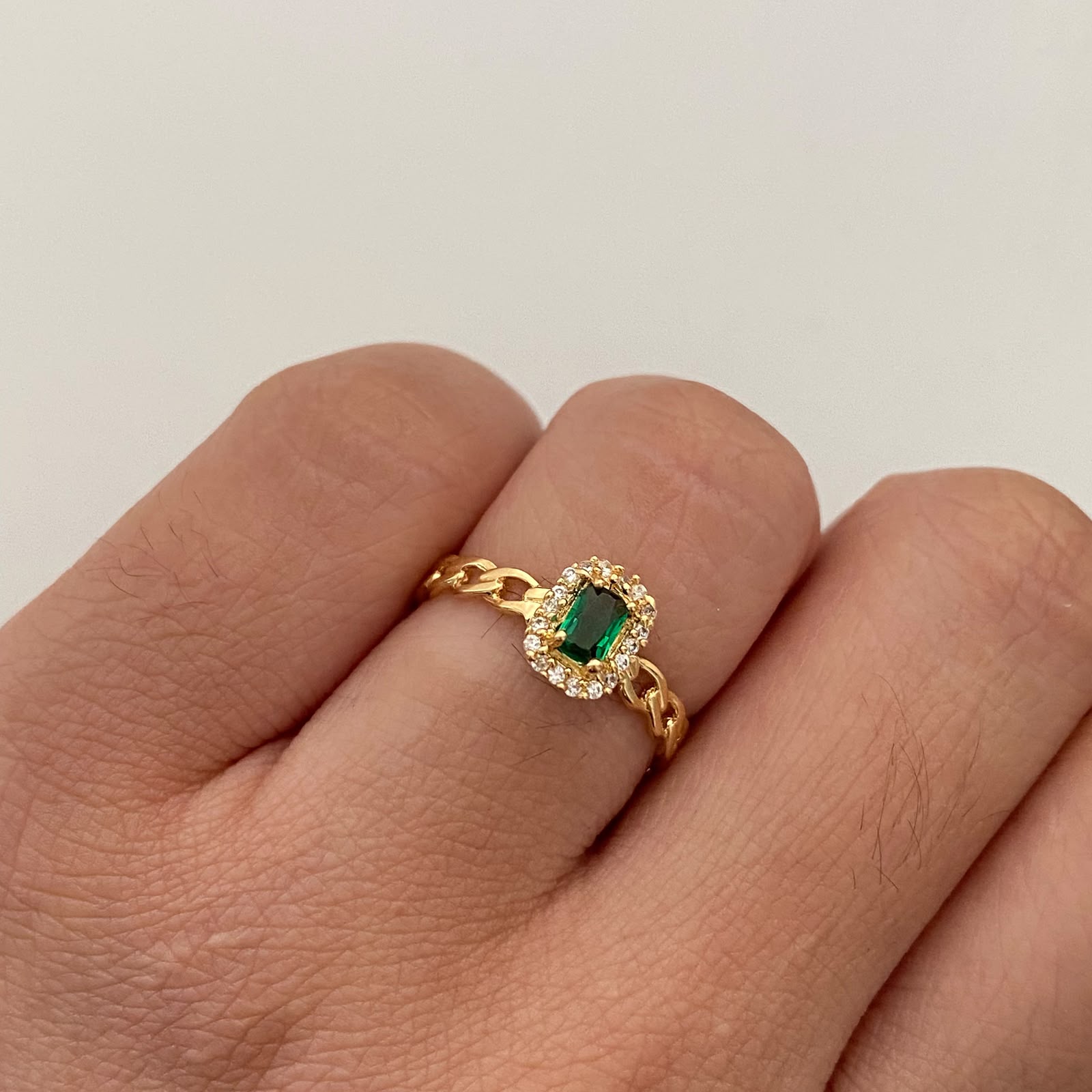 Anillo Solitario Circon Verde Oro amarillo 18k / Talla 6 1/2 / 1,9 Gr / 3,1 mm