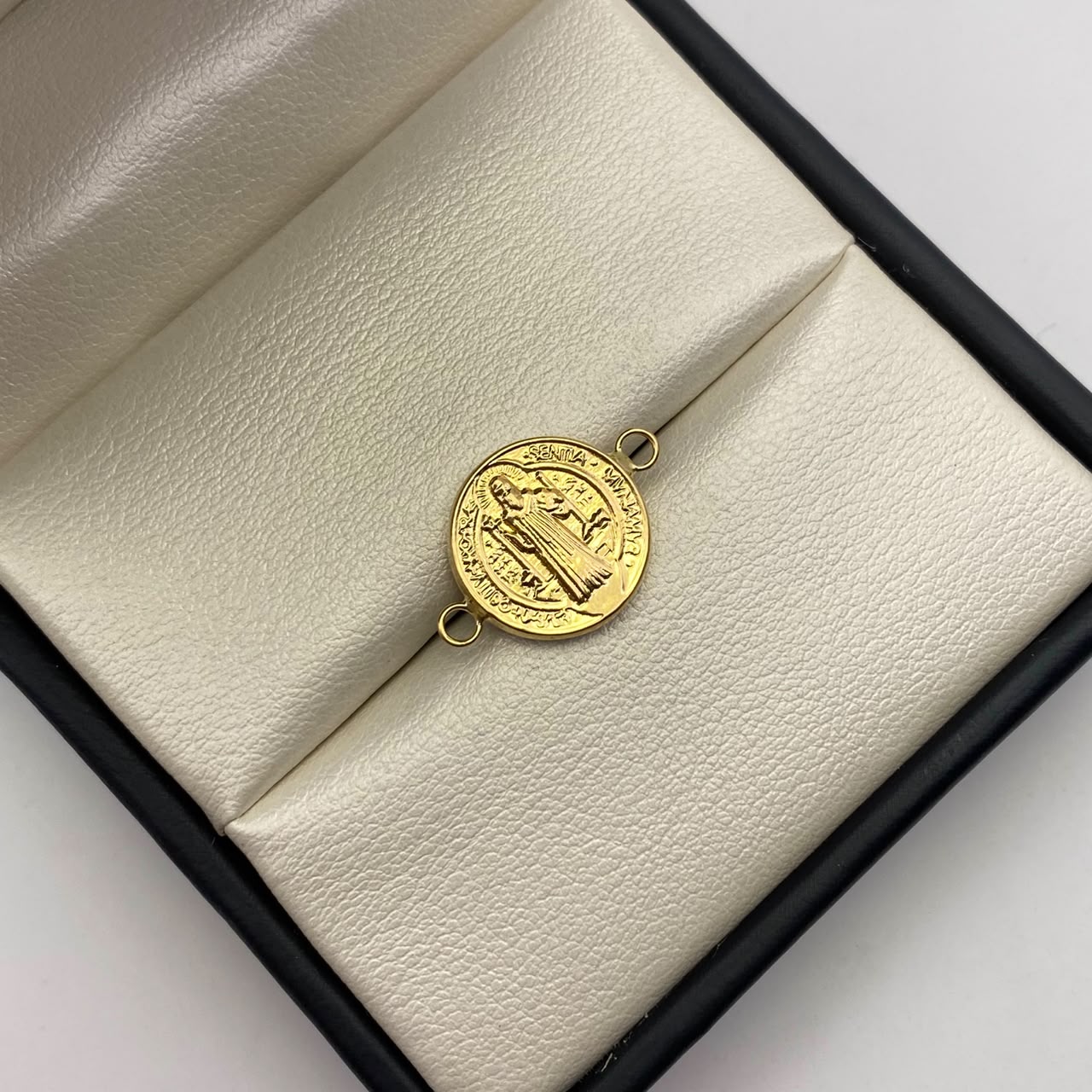 Herraje san benito Oro amarillo 18k 0,8 Gr / 2,5 Cm