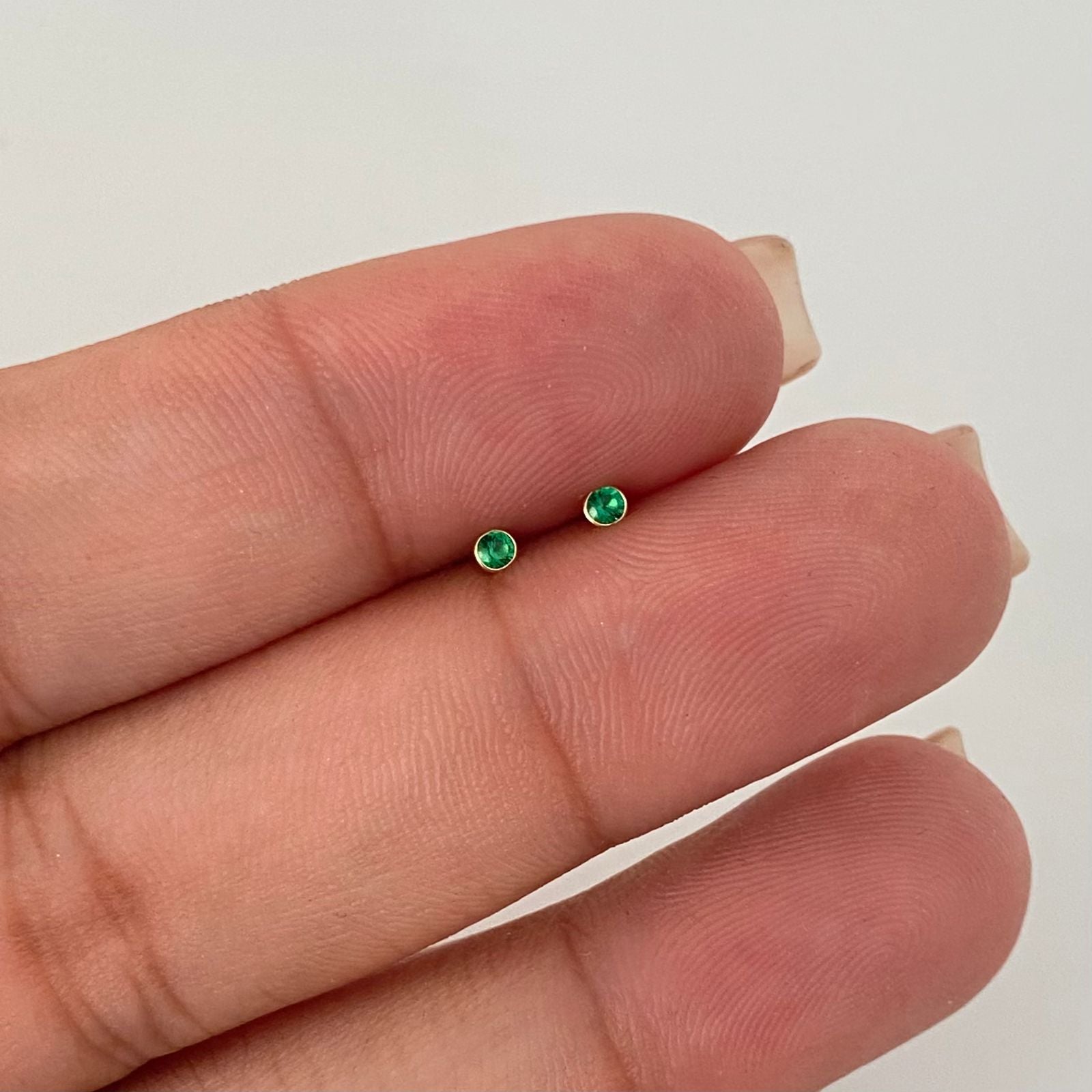 Topos circon verde bisel  Oro amarillo 18k 0,4 Gr / 2 mm