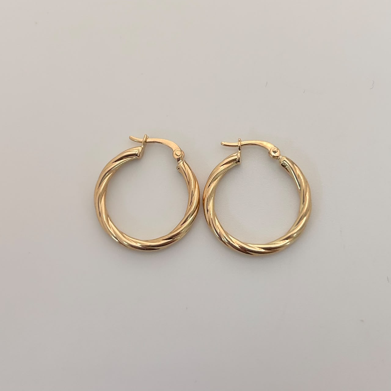 Candonga Entorchada Oro amarillo 18k 2,35 Gr / 2,3 Cm