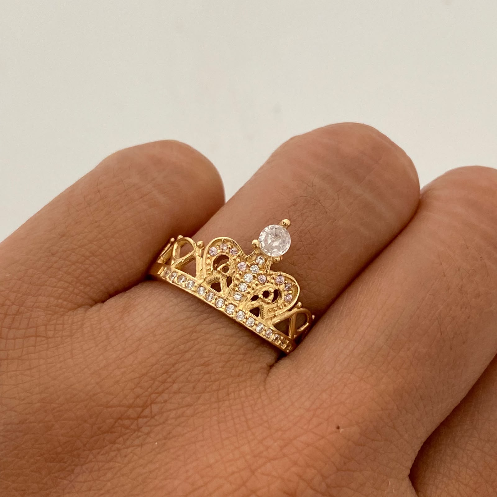 Anillo 15 Corona Casting Blanco Oro amarillo 18k / Talla 7 1/2 / 2,7 Gr