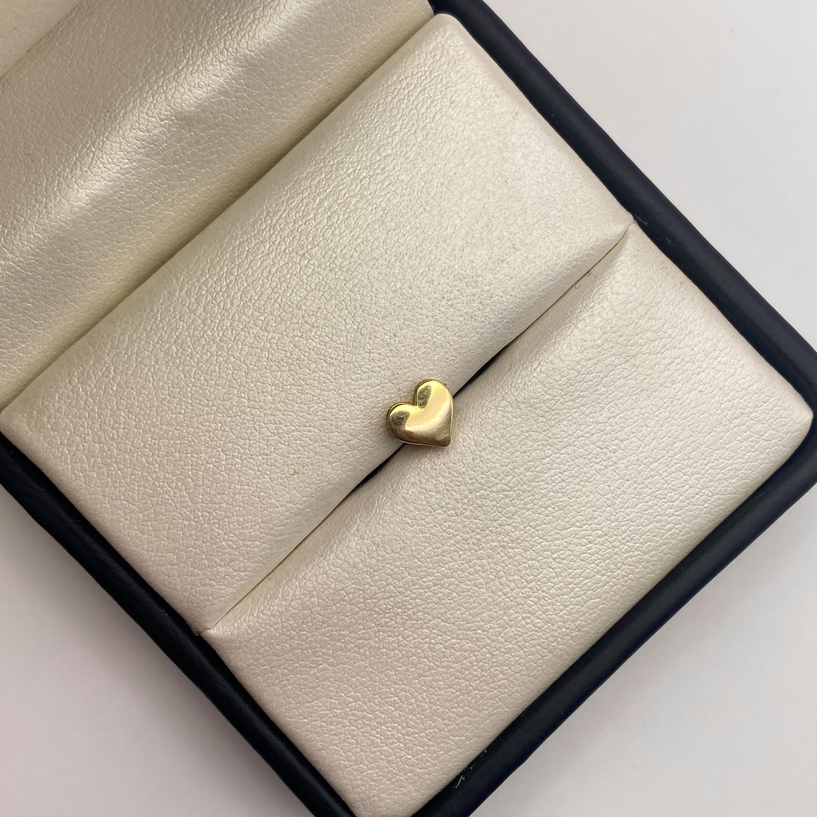 Herraje corazón Oro amarillo 18k 0,67 Gr / 0,7 Cm