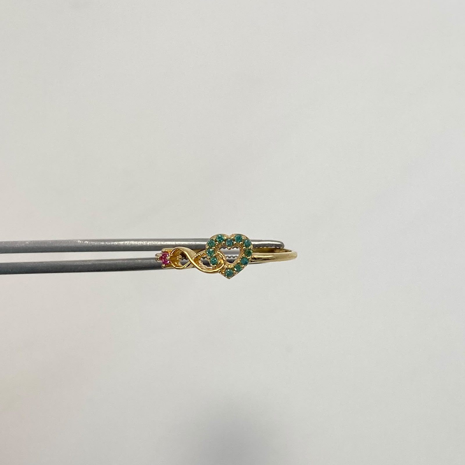 Anillo Corazon silueta circones agua marina Oro amarillo 18k / Talla 7 1/4 / 1,15 Gr / 1 mm