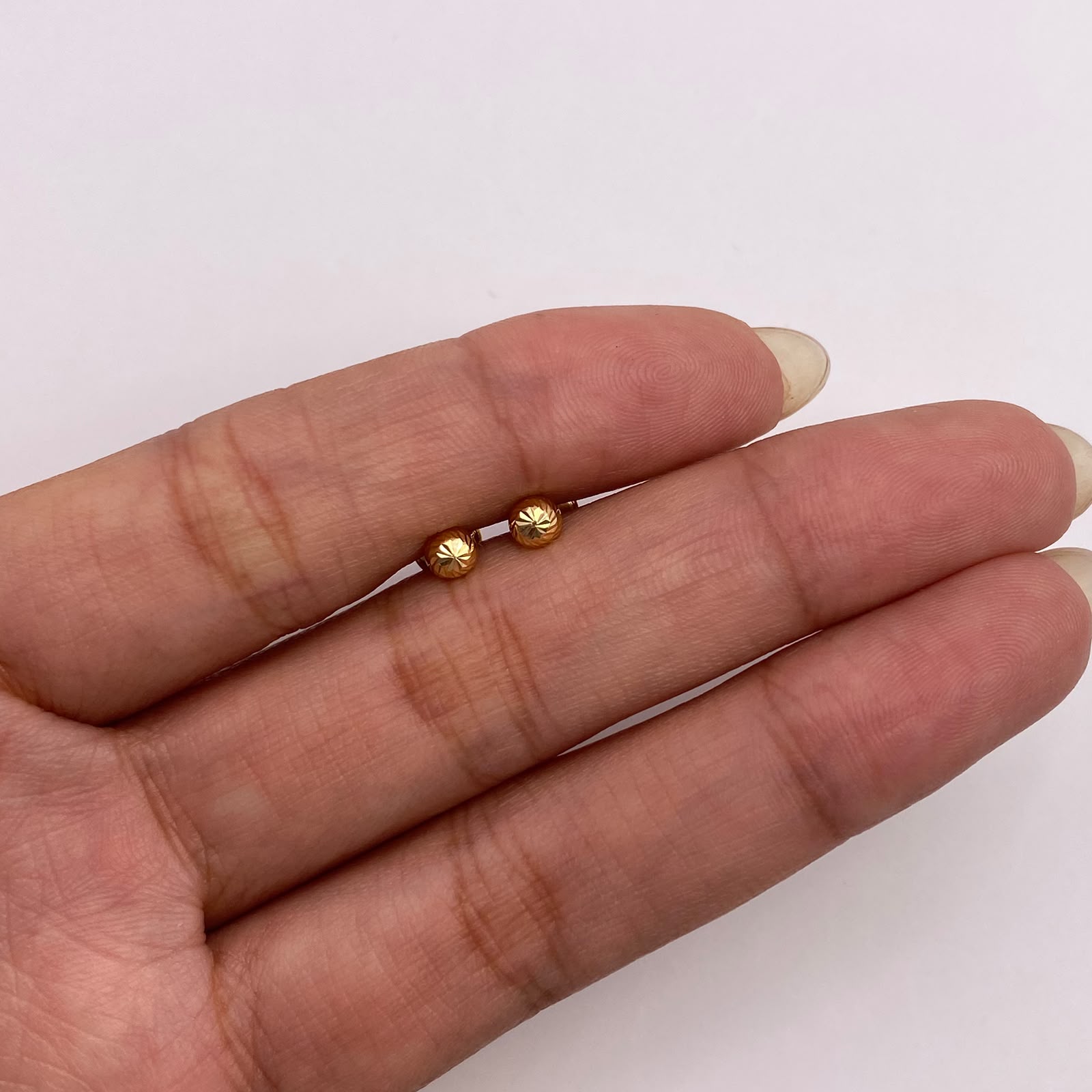 Topos bola diamantada 4mm Oro amarillo 18k 0,5 Gr