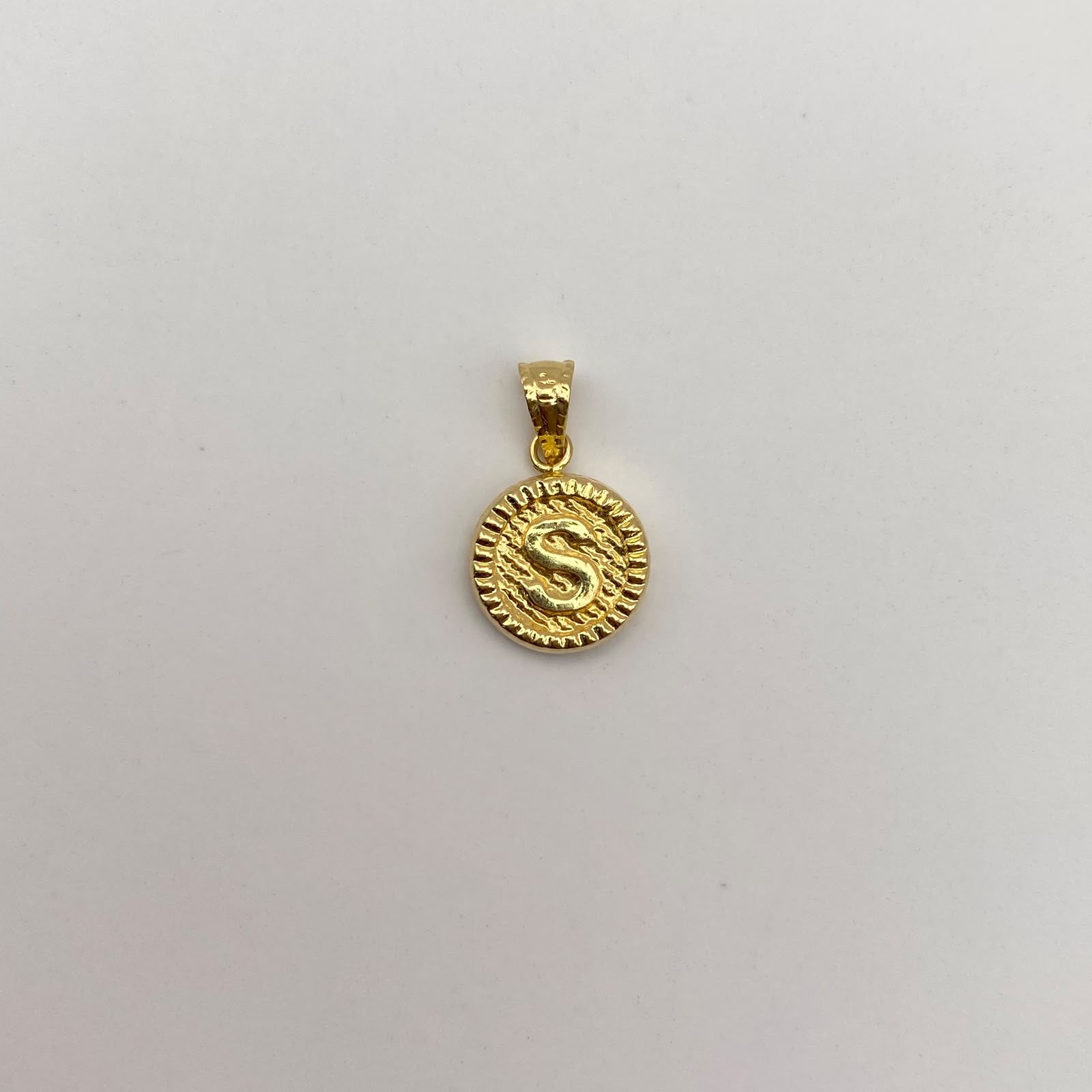 Dije Letra S diamantada Oro amarillo 18k 0,6 Gr / 10,3 mm / 1,7 Cm