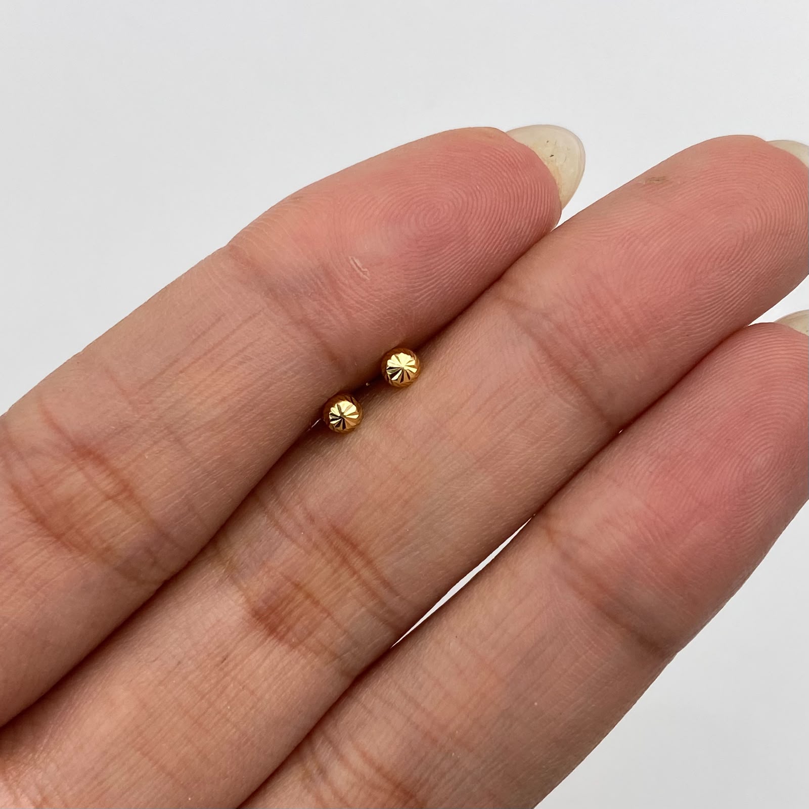 Topos bola diamantada 3mm Oro amarillo 18k 0,4 Gr