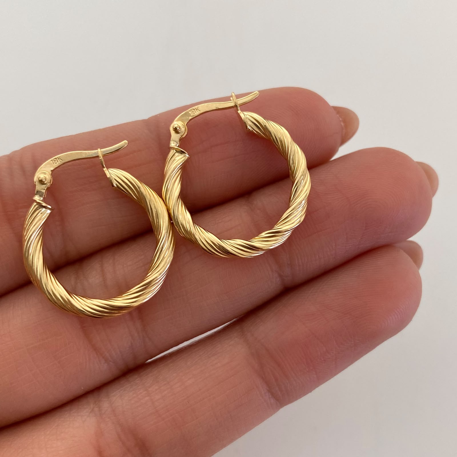 Candonga Entorchada Oro amarillo 18k 1,7 Gr / 2,2 Cm