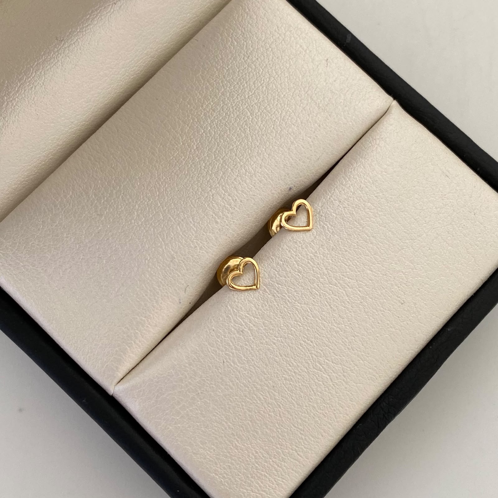Topos Corazon Silueta Oro amarillo 18k 0,45 Gr / 5,3 mm