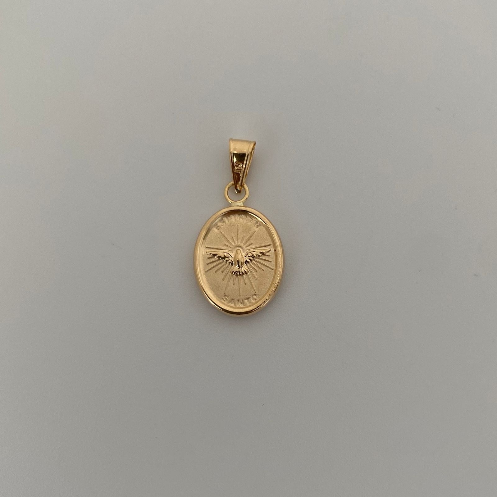 Dije espiritu santo  Oro amarillo 18k 0,9 Gr / 2,5 Cm