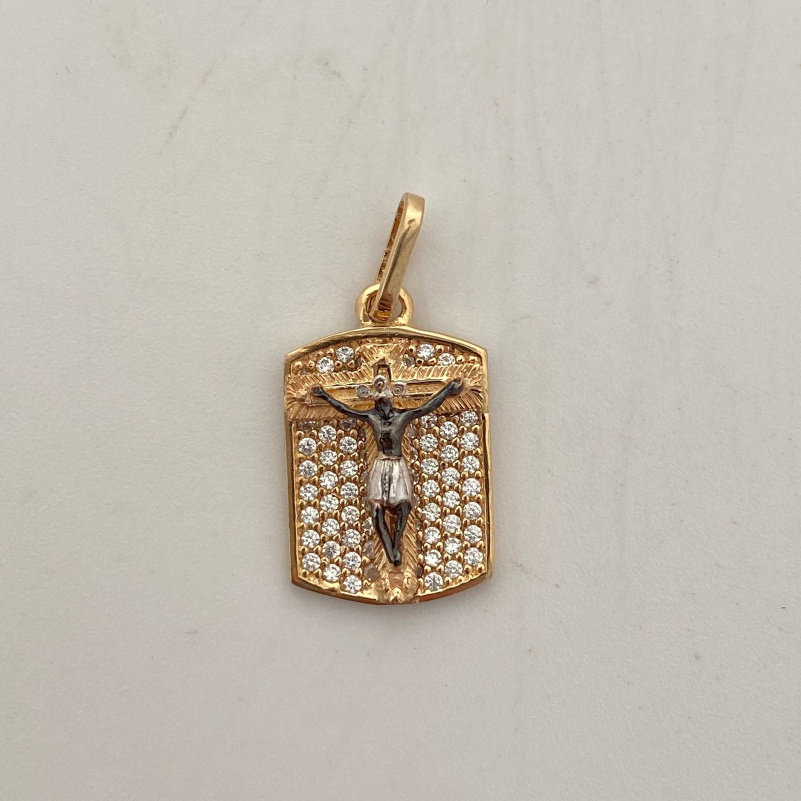 Dije cruz cristo con circones blancos  Oro amarillo 18k 2,15 Gr / 11,13 mm / 2,1 Cm