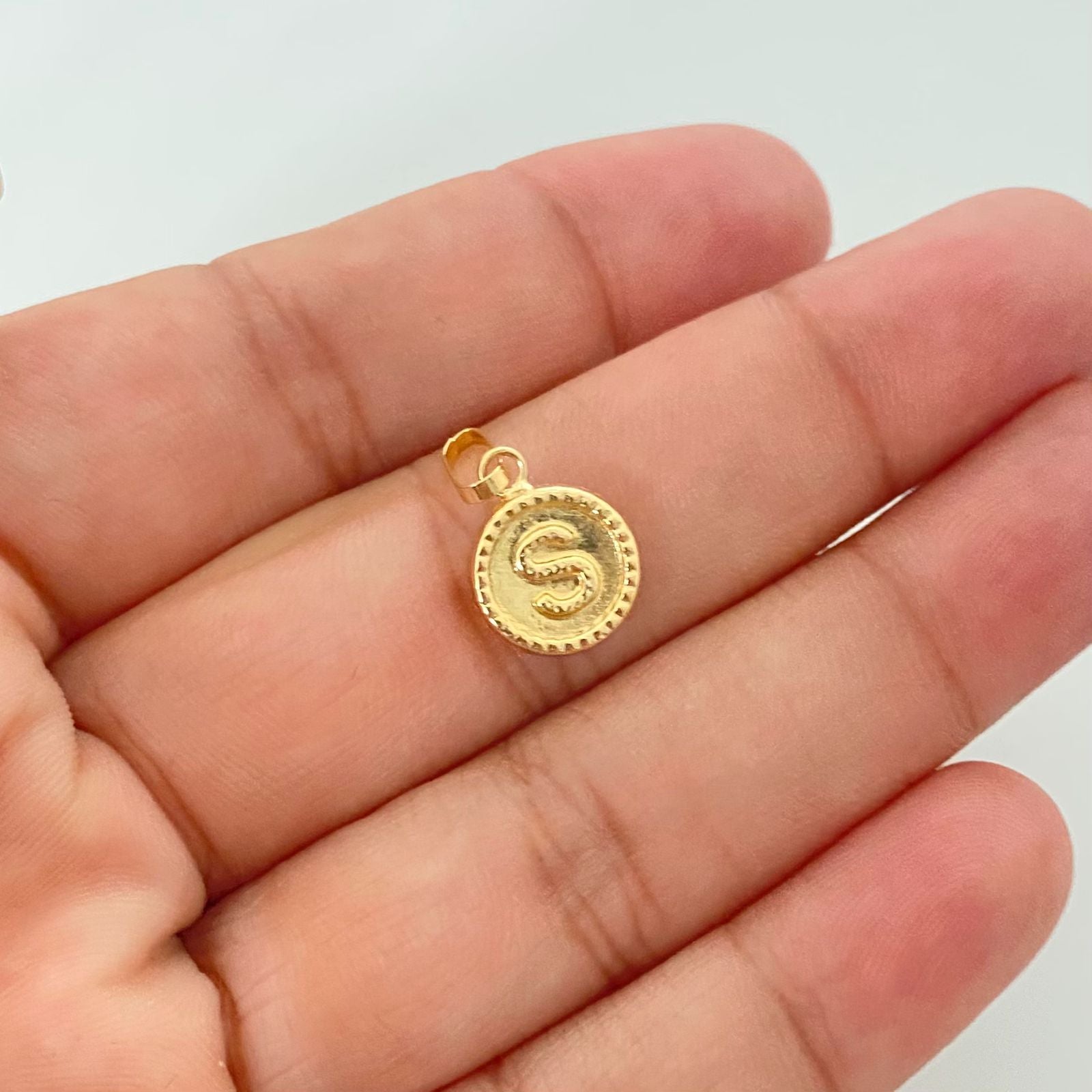 Dije letra S Oro amarillo 18k 0,70 Gr / 2,0 Cm