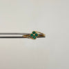 Anillo Trebol Circones Verdes Oro amarillo 18k / Talla 6 3/4 / 1,1 Gr / 1,3 mm