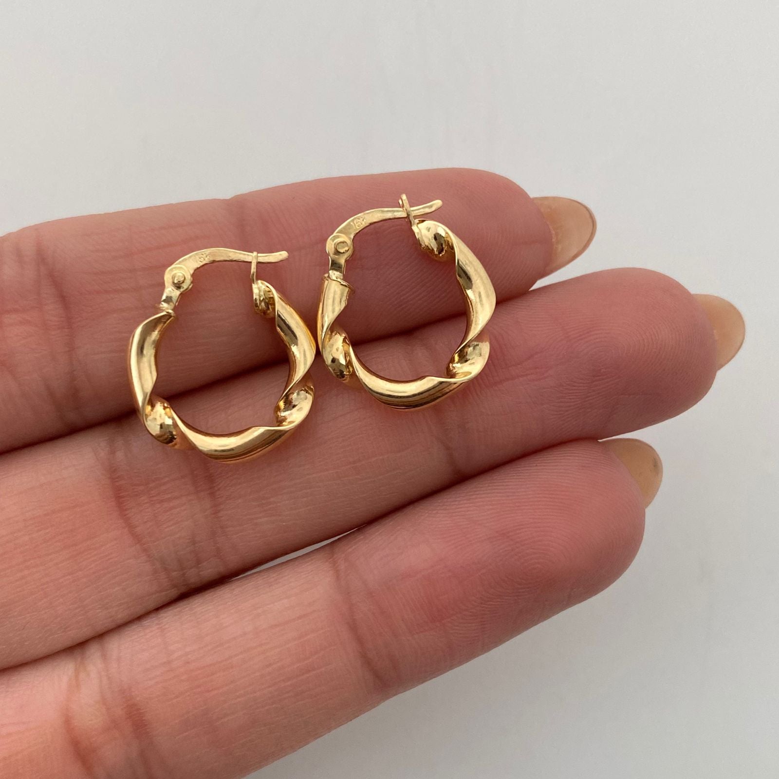 Candonga Entorchada Oro amarillo 18k 1,15 Gr / 1,6 Cm