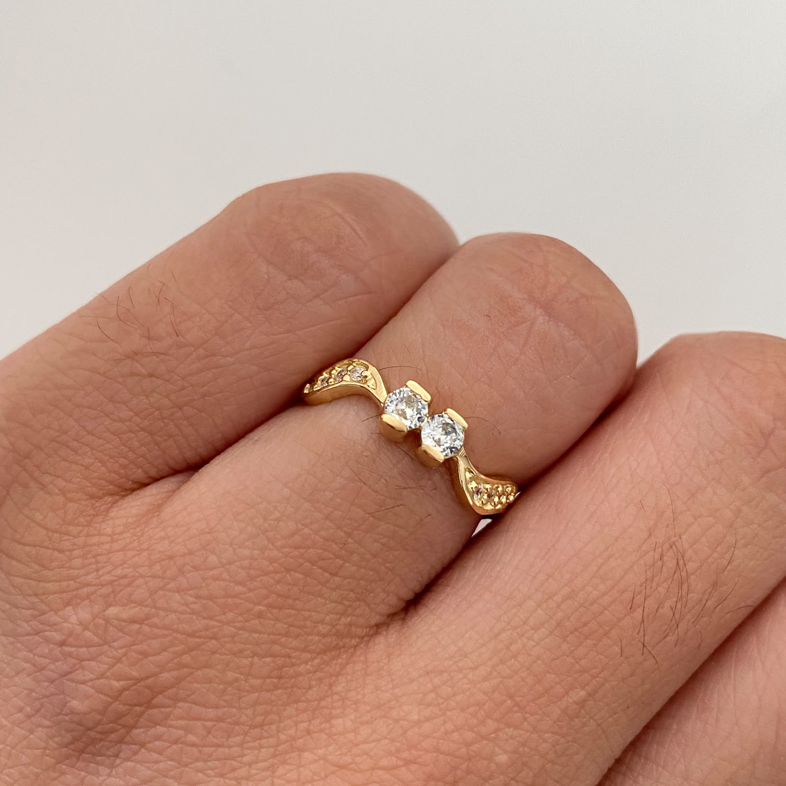Anillo Solitario Oro amarillo 18k / Talla 5 1/4 / 1,65 Gr / 1,6 mm